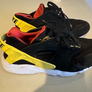 Nike Black and Yellow Sneakers
